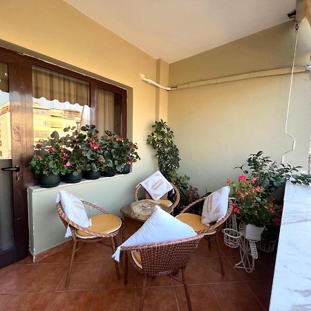 Spacious Family-Friendly Apartment In The Heart Of Bllok Tirana Exteriör bild