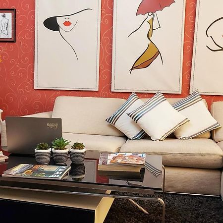 Spacious Family-Friendly Apartment In The Heart Of Bllok Tirana Exteriör bild