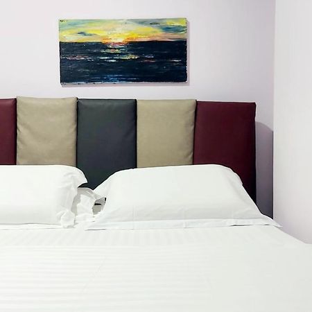 Spacious Family-Friendly Apartment In The Heart Of Bllok Tirana Exteriör bild