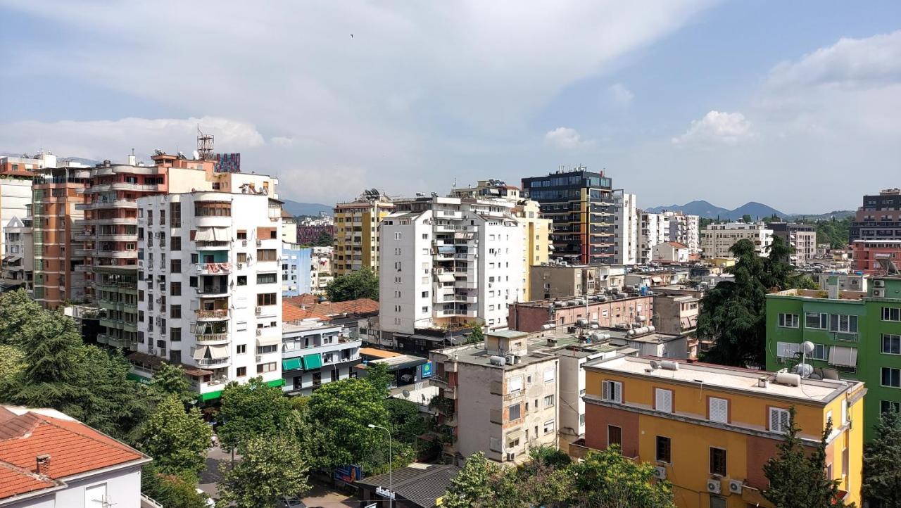 Spacious Family-Friendly Apartment In The Heart Of Bllok Tirana Exteriör bild