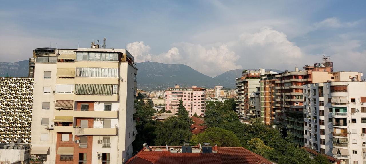 Spacious Family-Friendly Apartment In The Heart Of Bllok Tirana Exteriör bild