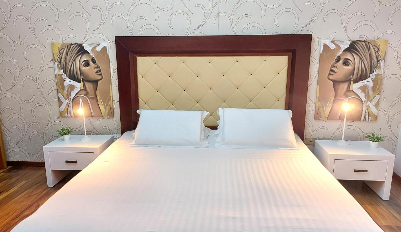 Spacious Family-Friendly Apartment In The Heart Of Bllok Tirana Exteriör bild