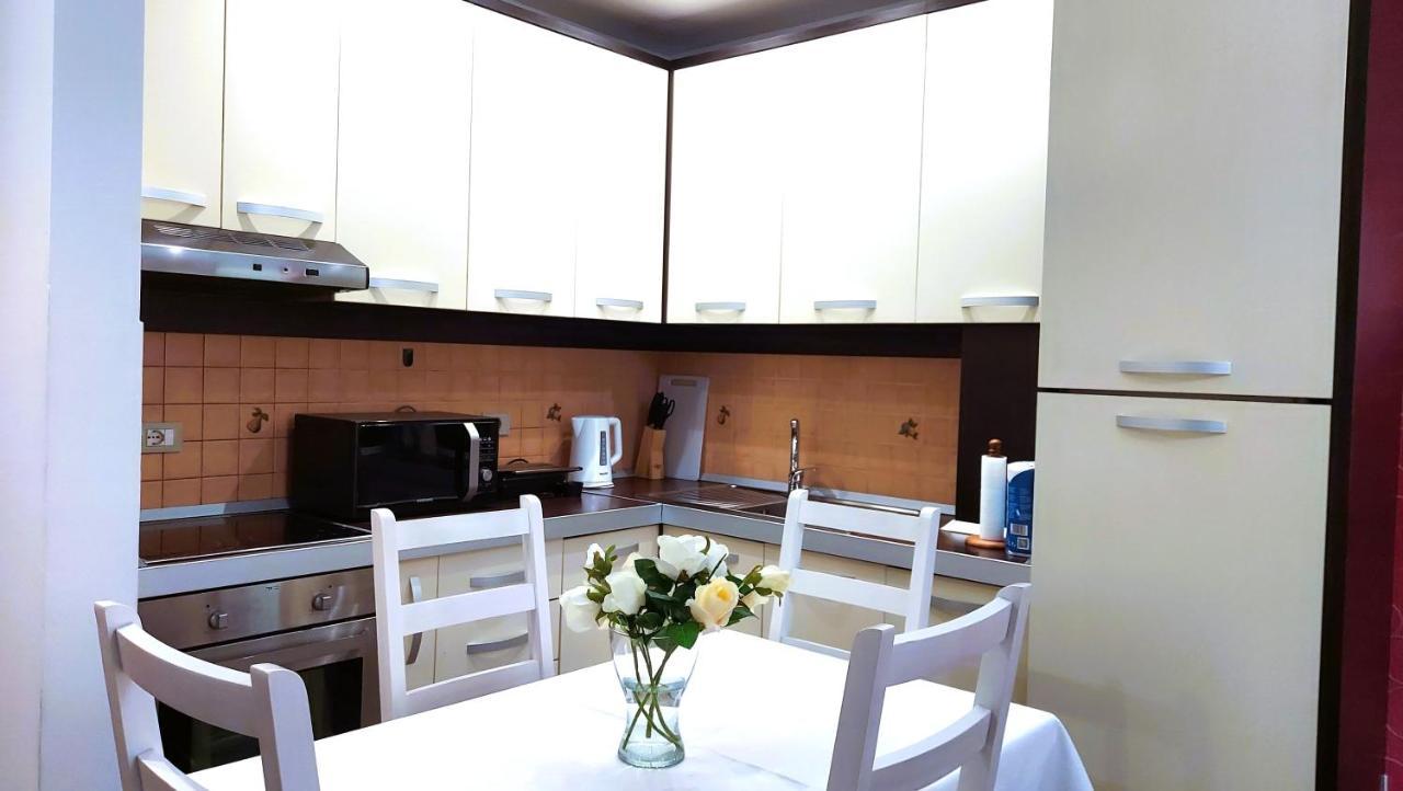 Spacious Family-Friendly Apartment In The Heart Of Bllok Tirana Exteriör bild