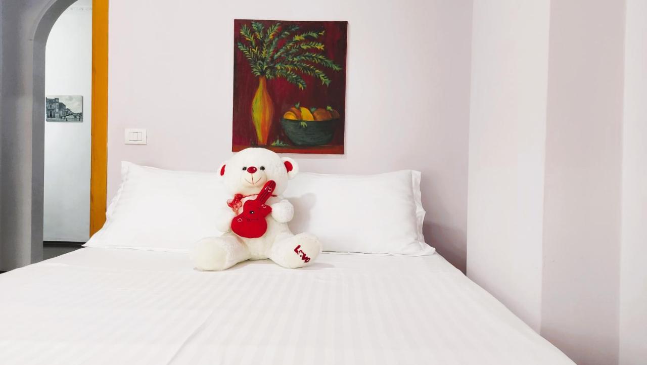 Spacious Family-Friendly Apartment In The Heart Of Bllok Tirana Exteriör bild