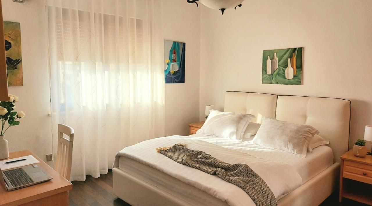 Spacious Family-Friendly Apartment In The Heart Of Bllok Tirana Exteriör bild